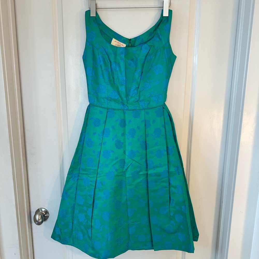 American Vintage 1960’s Homemade Green&Blue Sleeveless Brocade Floral Fit&Flare